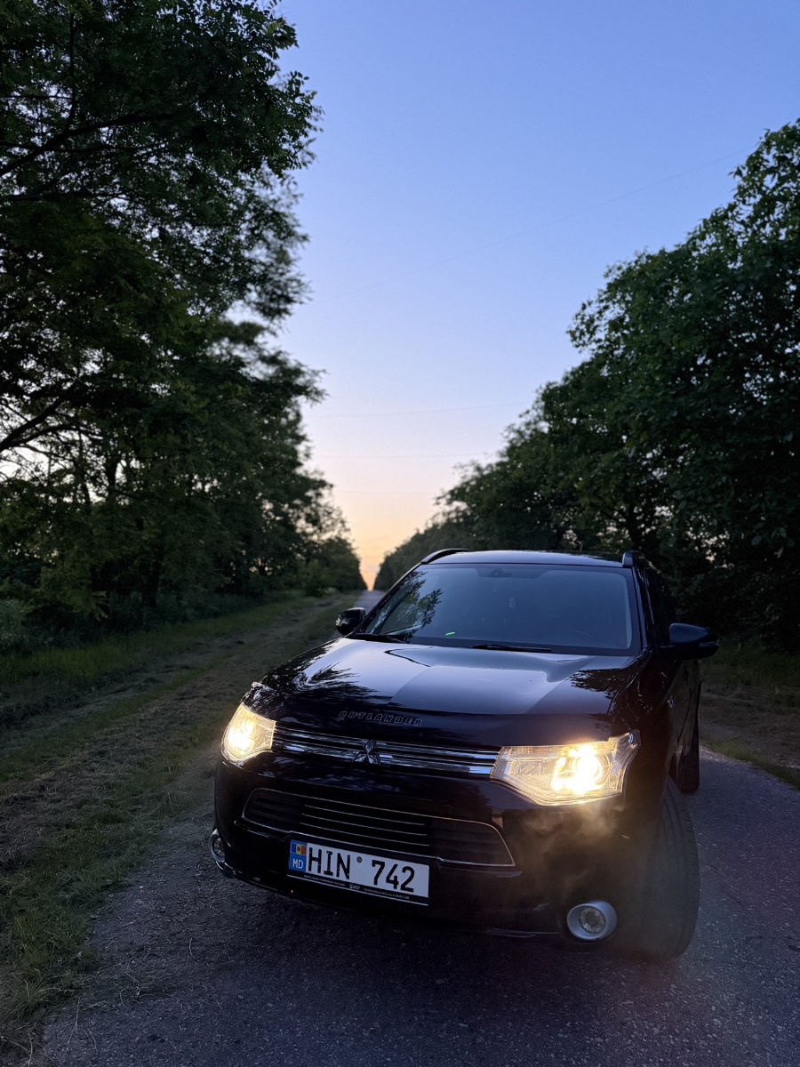 Mitsubishi Outlander 2013