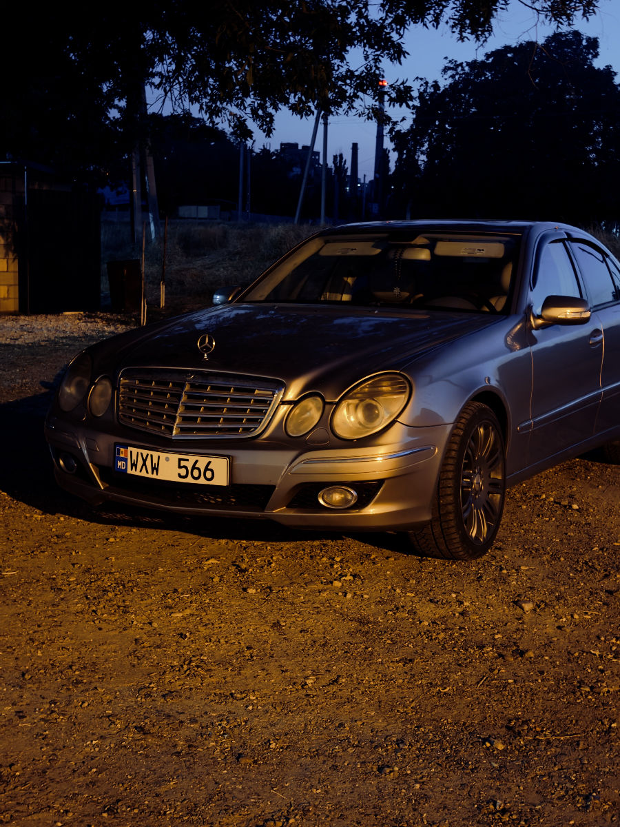 Mercedes W211