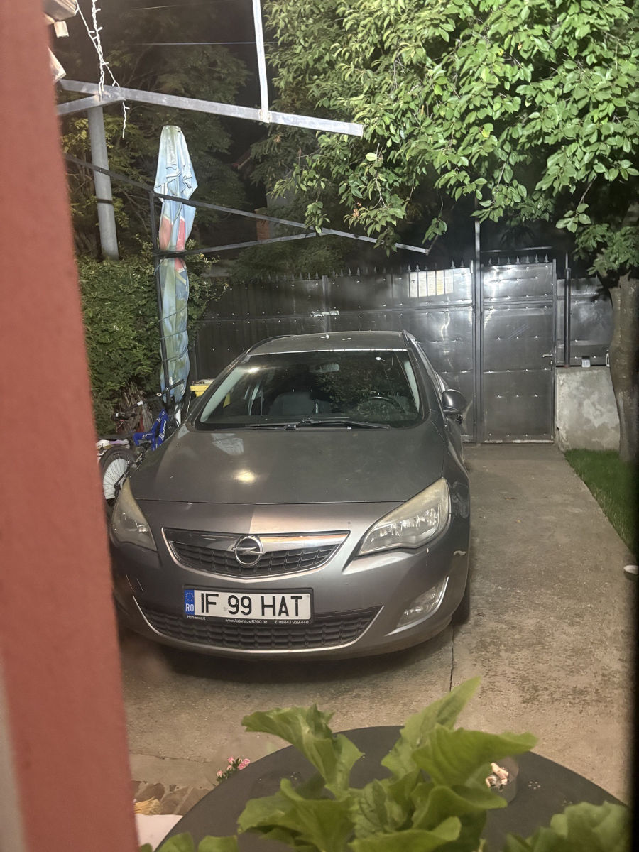 Opel Astra 2012