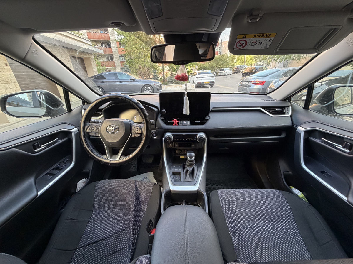 Toyota RAV4 2023