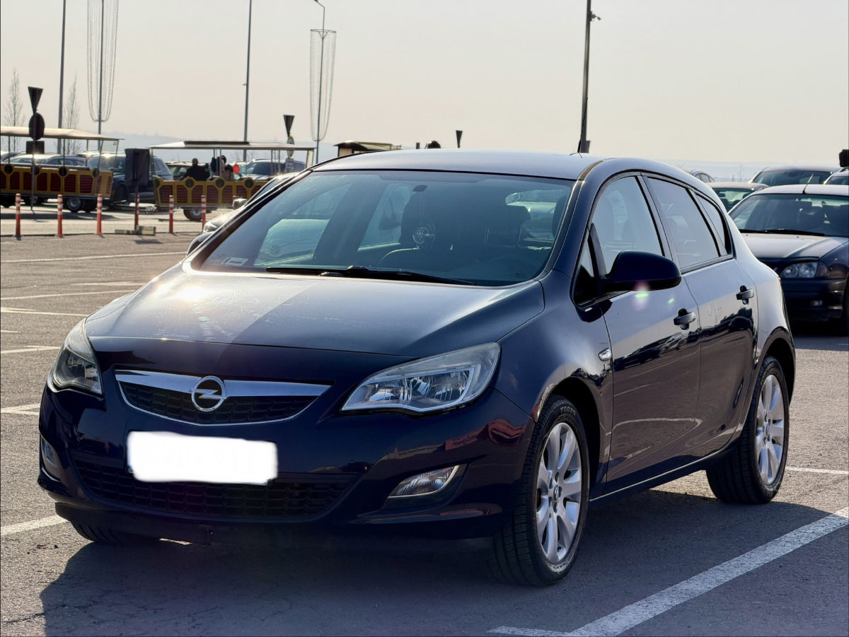 Opel Astra 2012