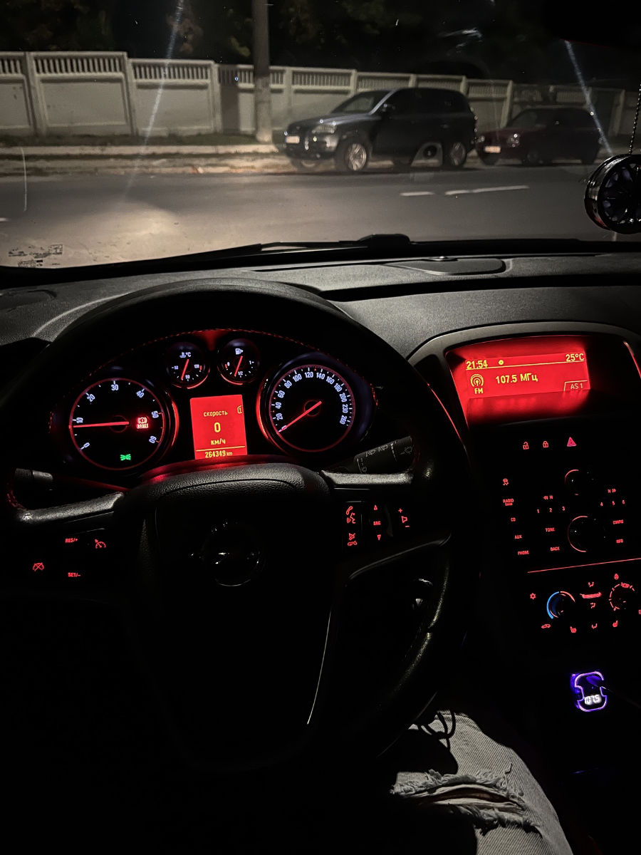 Opel Astra 2012