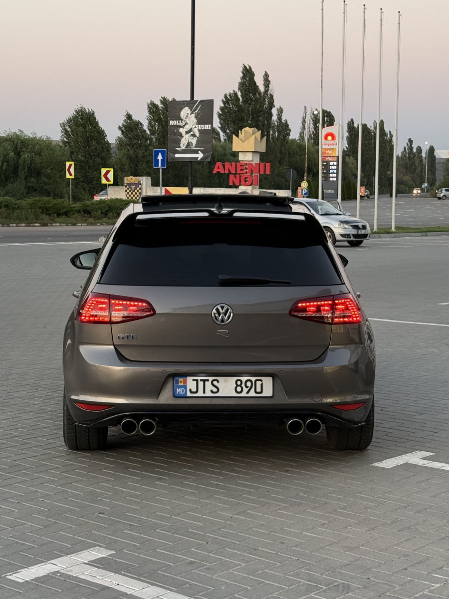 Volkswagen Golf R 2015