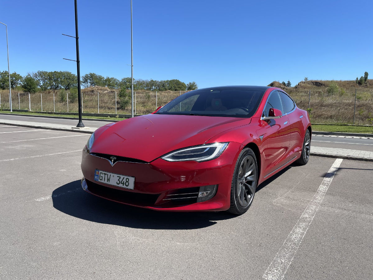 Tesla Model S 2020