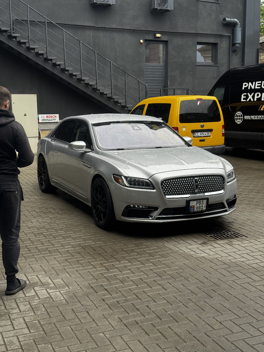 Lincoln Continental 2019
