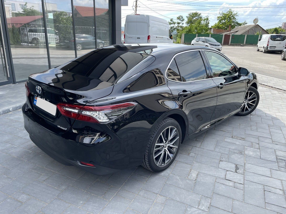 Toyota Camry 2021
