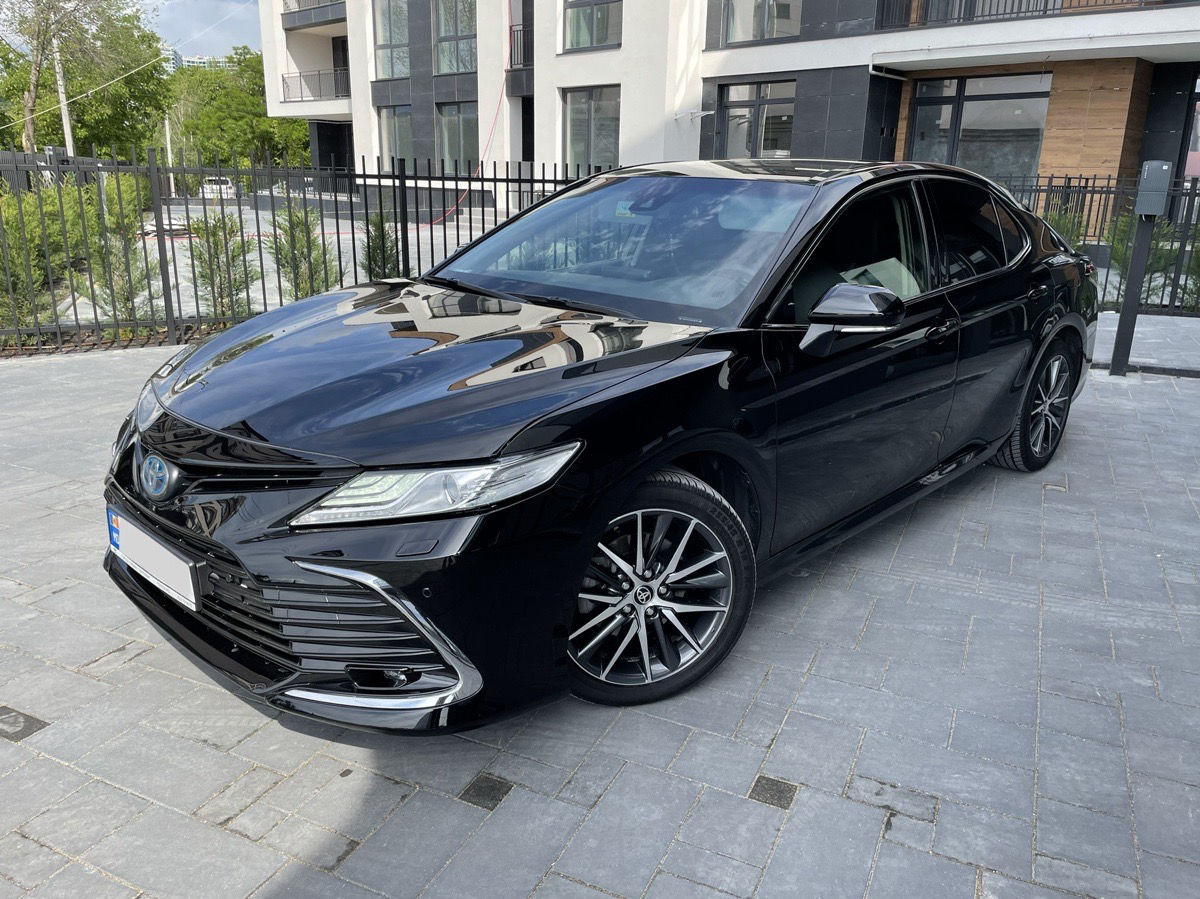 Toyota Camry 2021
