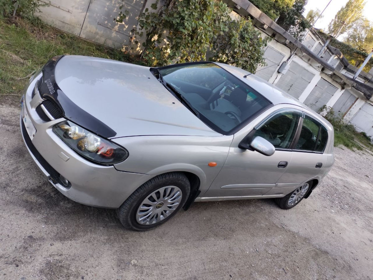 Nissan Almera 2005