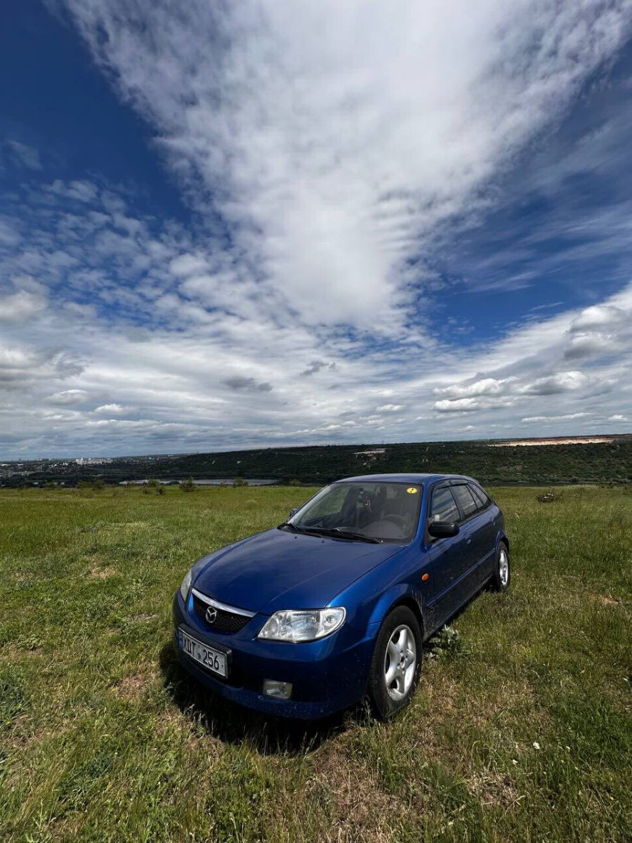 Mazda 323