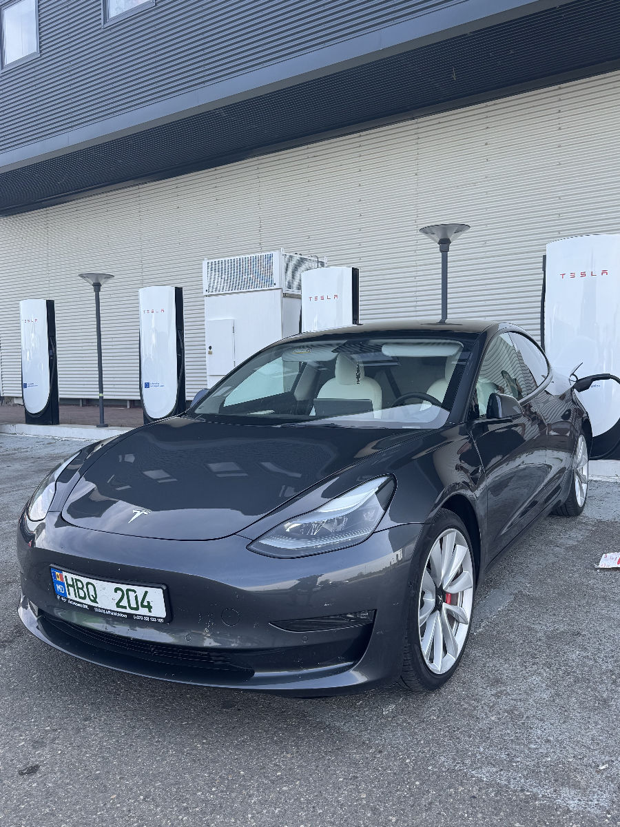 Tesla Model 3 Performance