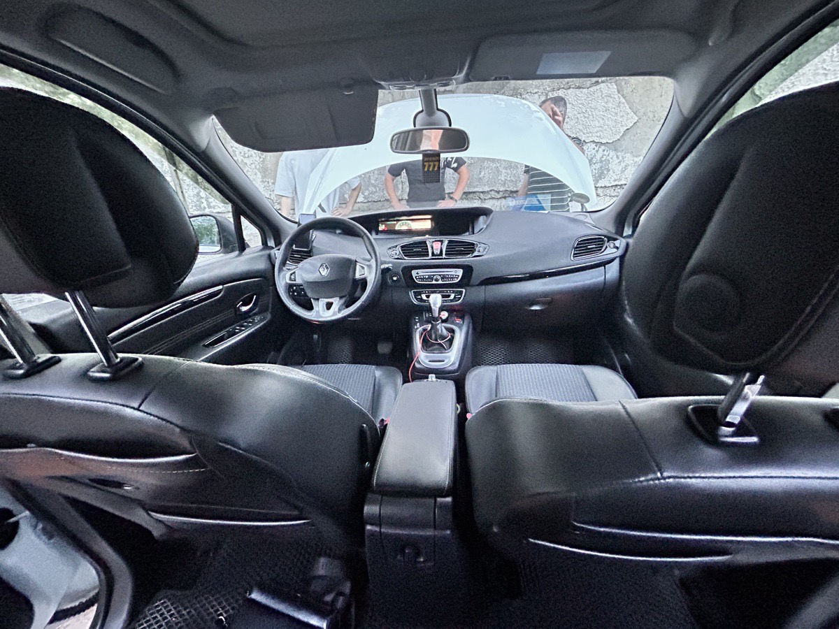 Renault Scenic 2012