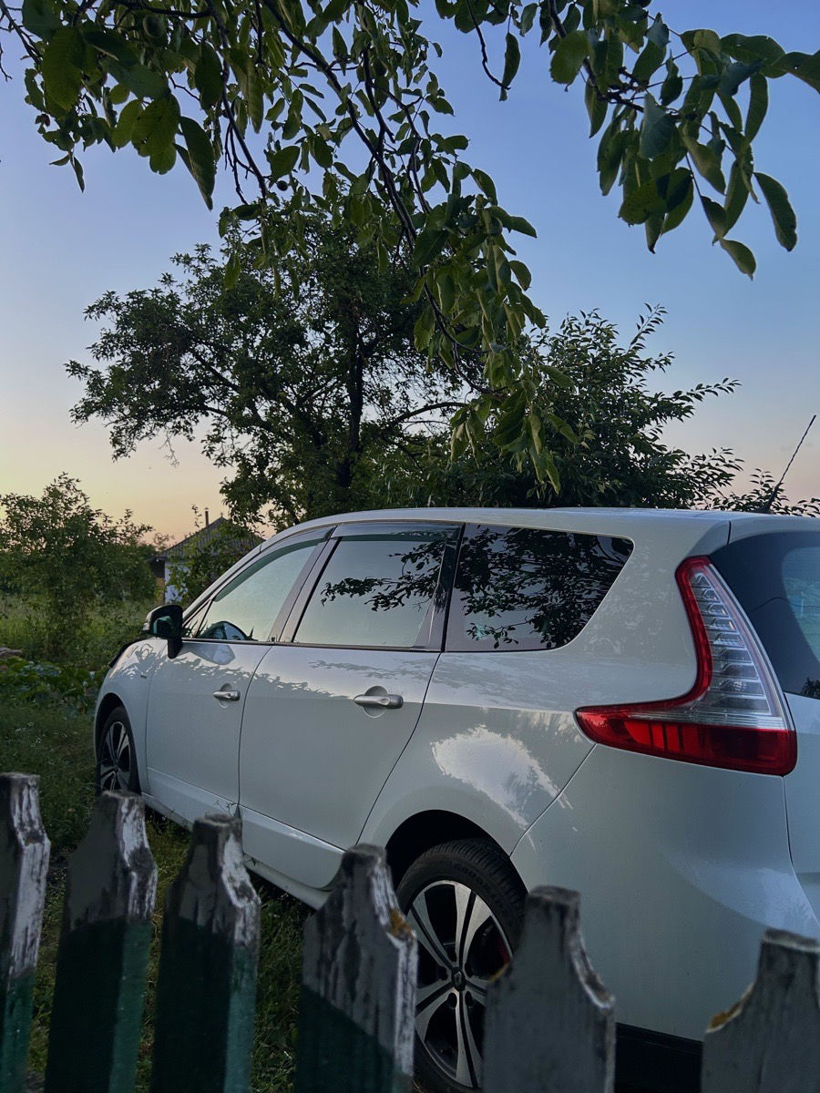 Renault Scenic 2012