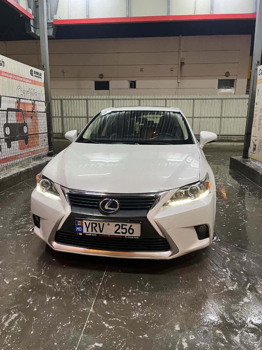 Lexus CT200h 2014