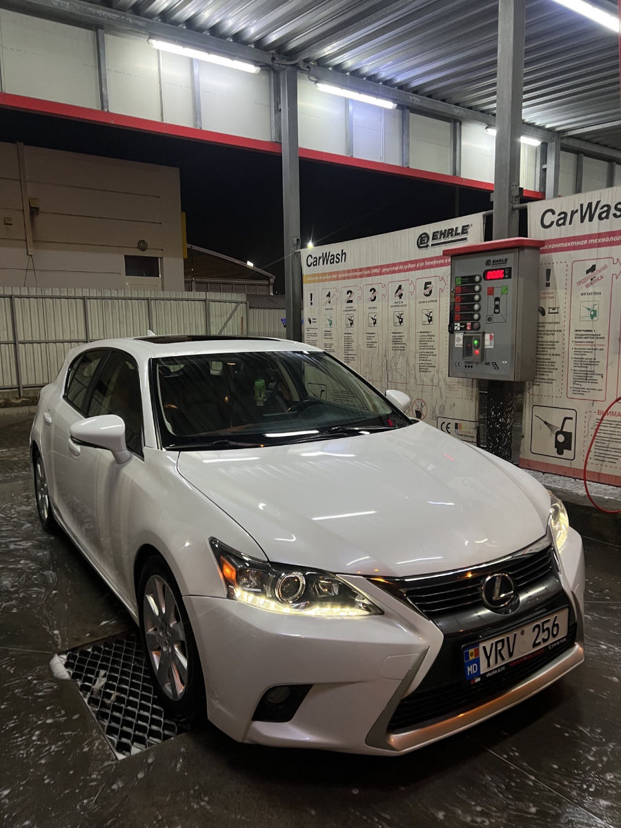 Lexus CT200h 2014