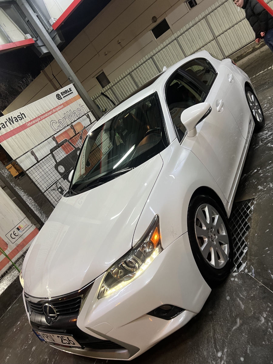 Lexus CT200h 2014