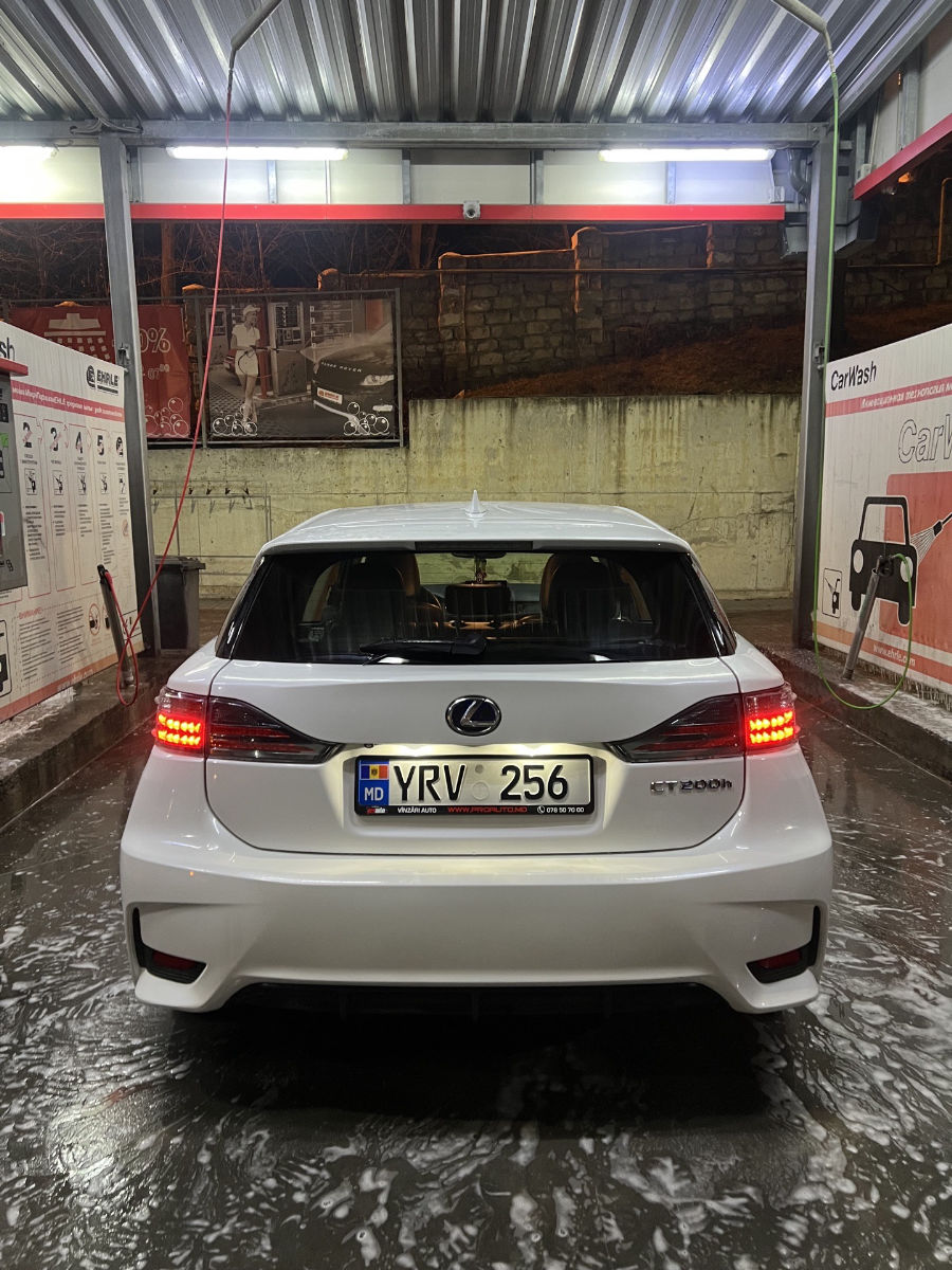 Lexus CT200h 2014