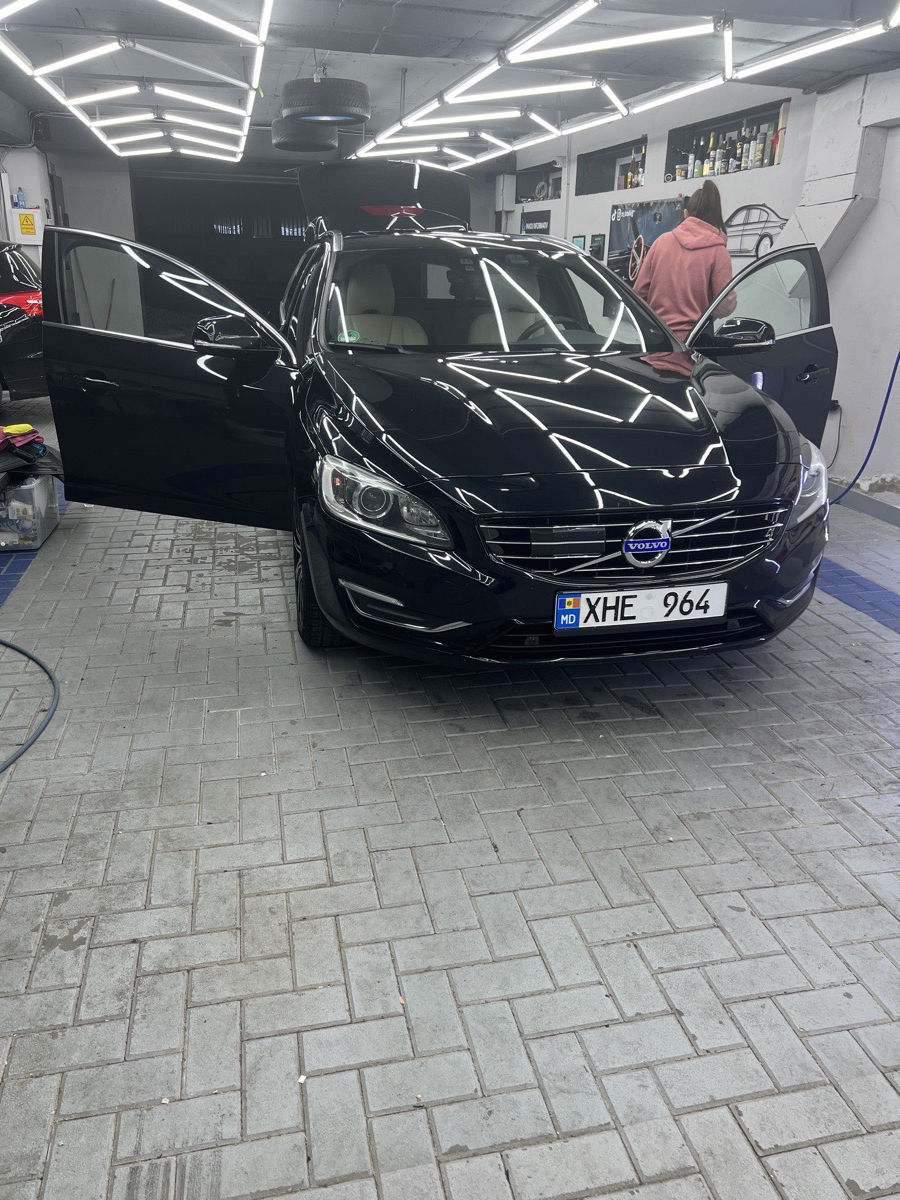 Volvo V60 2015