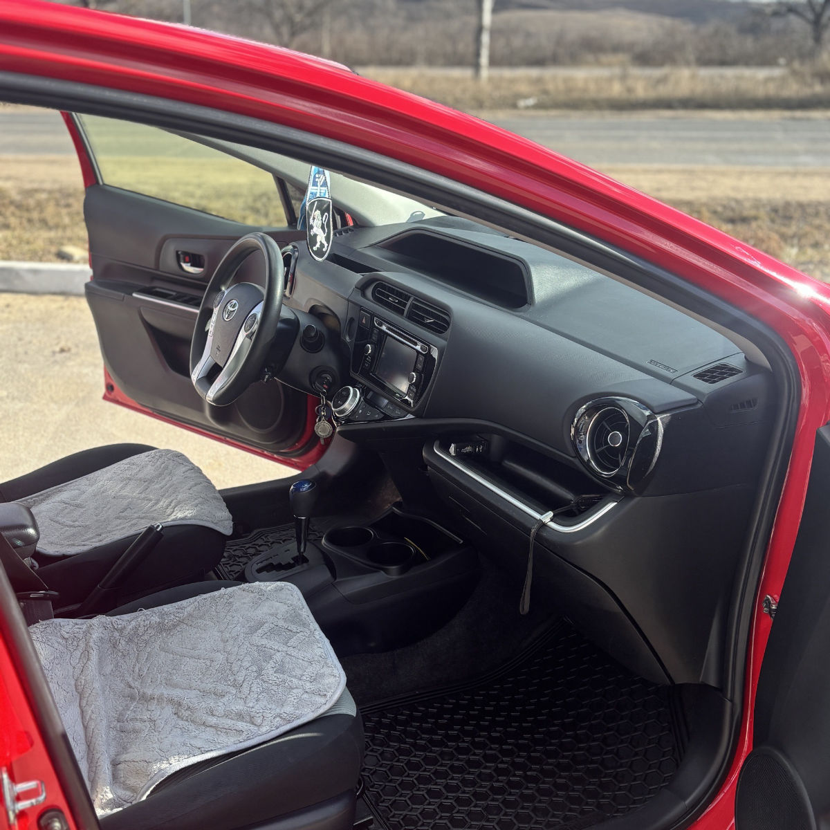 Toyota Prius c 2016