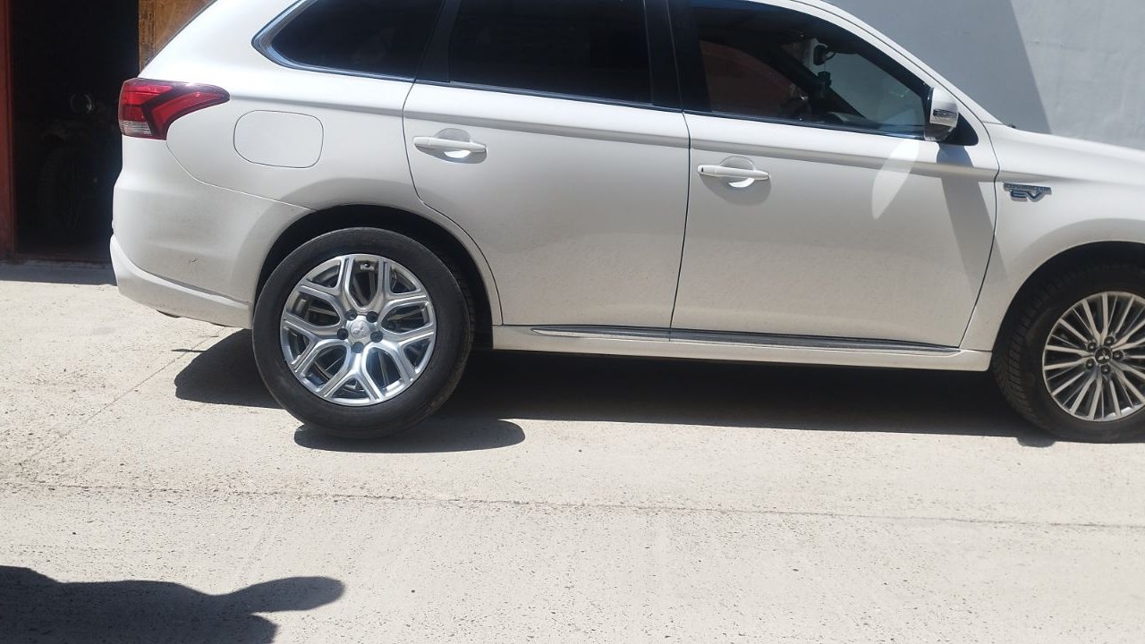 Mitsubishi Outlander PHEV 2019