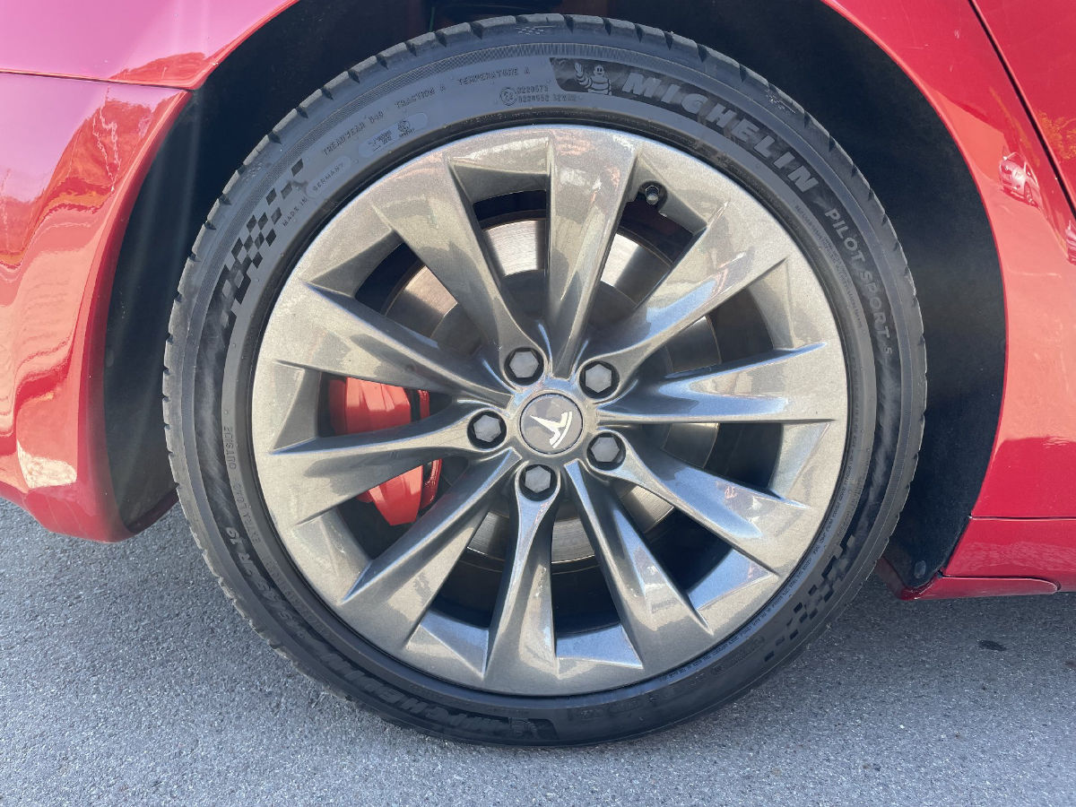 Tesla Model S 2020