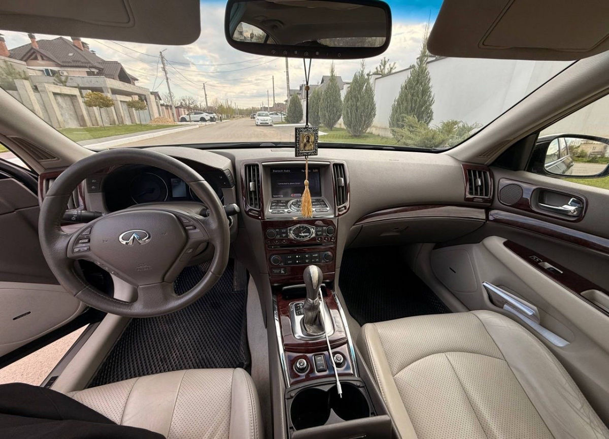 Infiniti G35 2012