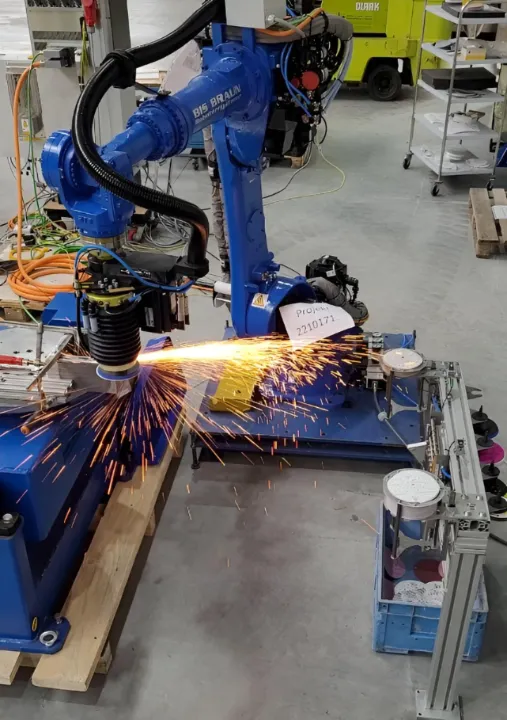 Bild für: Roboterschleifen mit Dreh-Kipp-Tisch