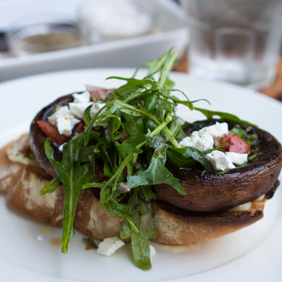 Portobello mushrooms — reference photograph