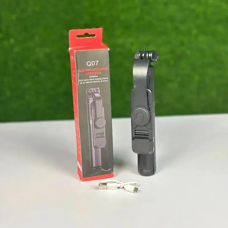 Q07 Selfie Stick Tripod with Fill Light & Remote