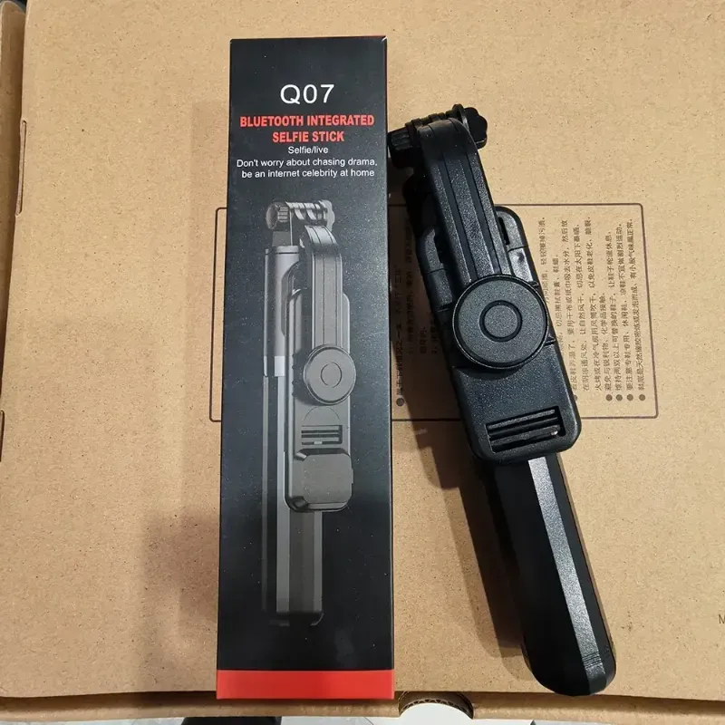Q07 Selfie Stick Tripod with Fill Light & Remote
