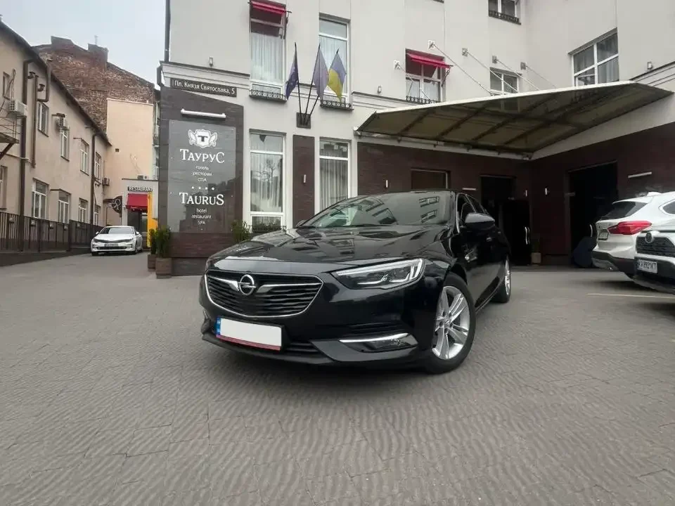 Трансфер зі Львова до Варшави на Opel Insignia