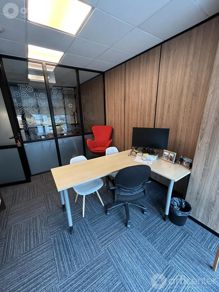 oficina privada amplia