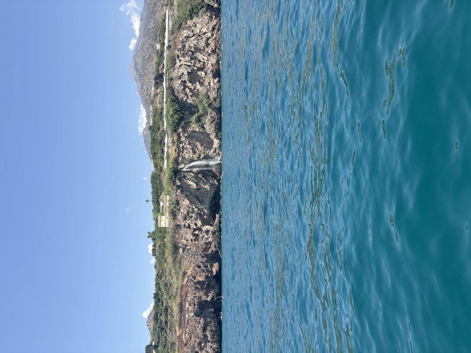 Recorrer la costa E para llegar a Nerja y