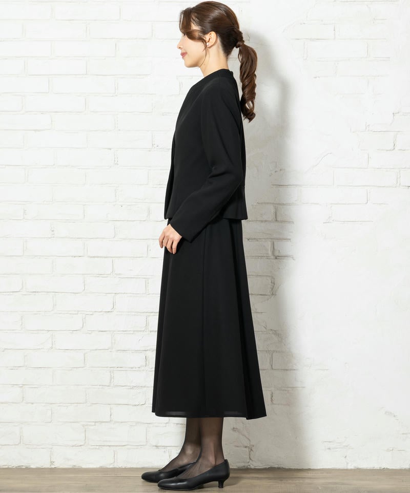ソリテール　セミスタンドカラ―1つボタンジャケット＆レイヤードロングワンピース