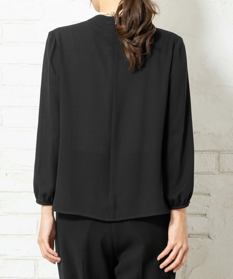 アンフィニ　Vネックジャケット＆ジョーゼットブラウス＆テーパードパンツスーツ