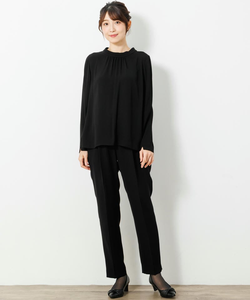 【レギュラー丈】ケープ風ジャケット＆スタンドカラーブラウス＆テーパードタックパンツスーツ