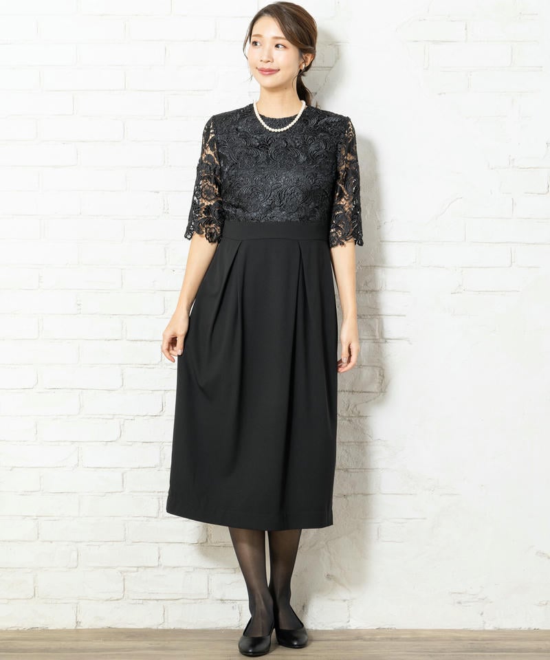 セミスタンドVネックジャケット&フラワーレースワンピース