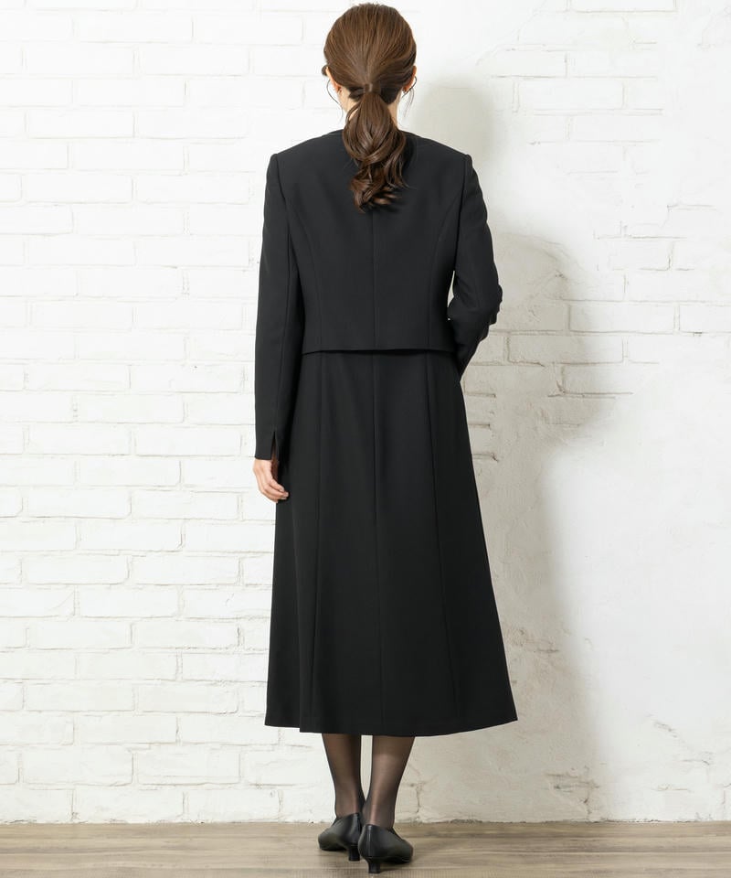 アンフィニ　バーズアイ・サテン切替ジャケット＆ベーシックストレッチワンピース