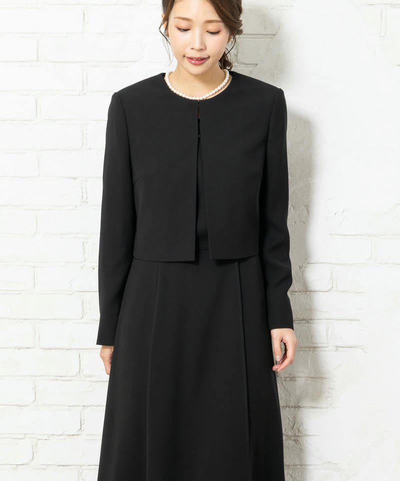 カレット　ノーカラーショート丈ジャケット&ラップ風エレガントワンピース