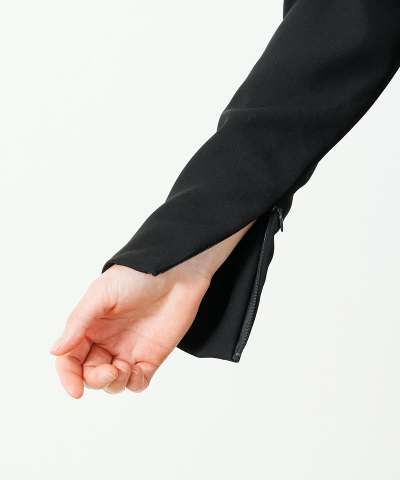 ラネリ ペプラムデザインセットアップ風ワンピース ラネリ ペプラムデザインセットアップ風ワンピース