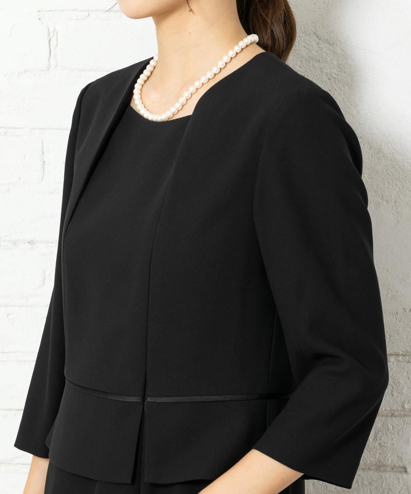 サテン二重襟ジャケット&セットアップ風ミディ丈Iラインワンピース サテン二重襟ジャケット&セットアップ風ミディ丈Iラインワンピース