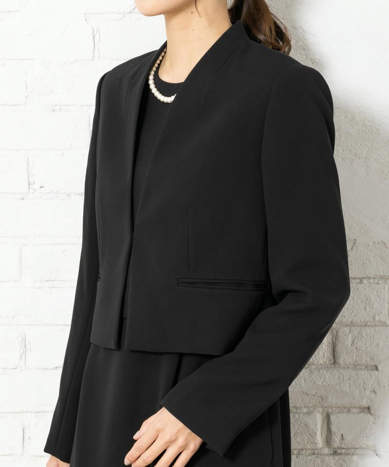 ユナイテッドアローズ　UPBTノーカラージャケット&ワンピースブラックアンサンブル