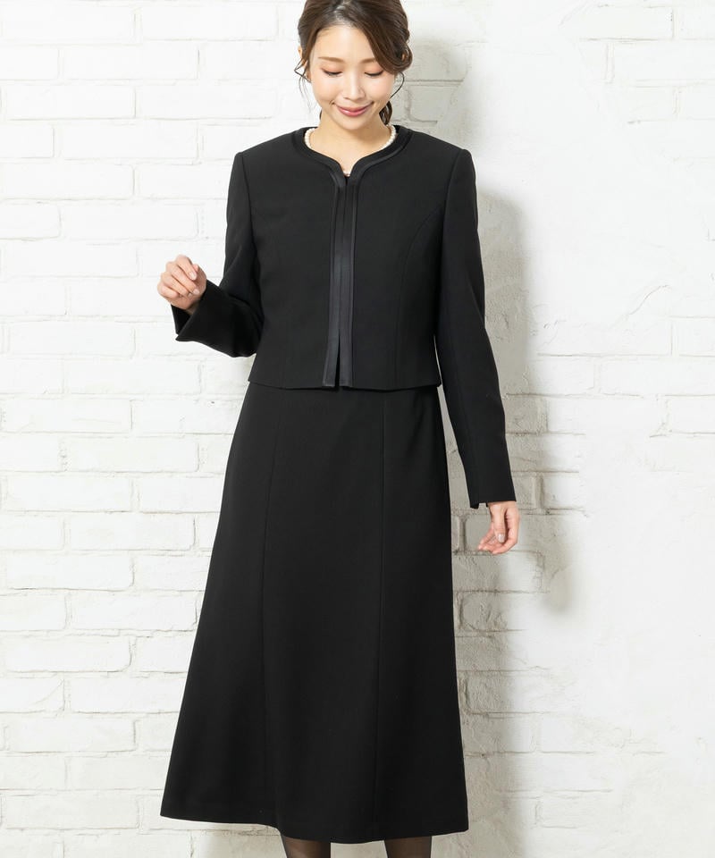 アンフィニ　バーズアイ・サテン切替ジャケット＆ベーシックストレッチワンピース