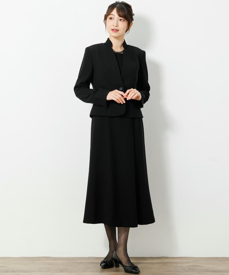 キーネックカラー1つボタンジャケット＆立ち襟ロングワンピース
