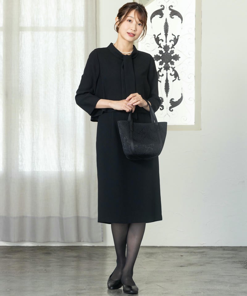 岩佐　パフィー・バラ柄ラウンドフォルムバッグ