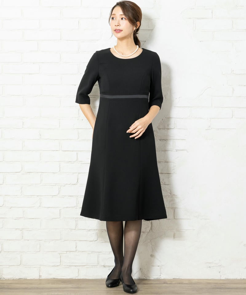 エメ　リボンブローチ付マーメイドフレアアンサンブル