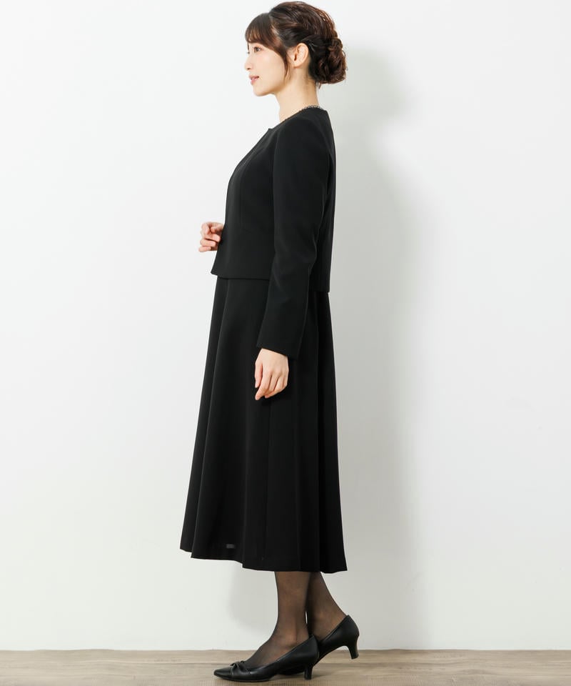 アンフィニ　ベーシックノーカラージャケット＆ロングフレアーワンピース