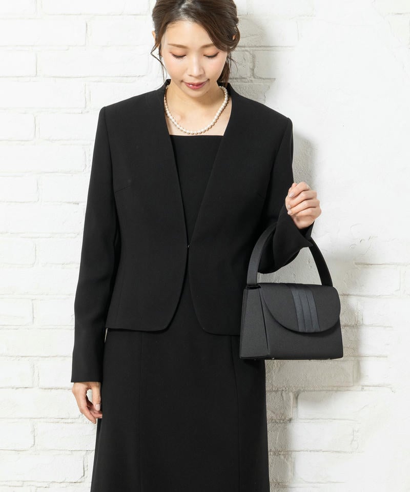 アンフィニ　サテンプリーツラインフォーマルバッグ