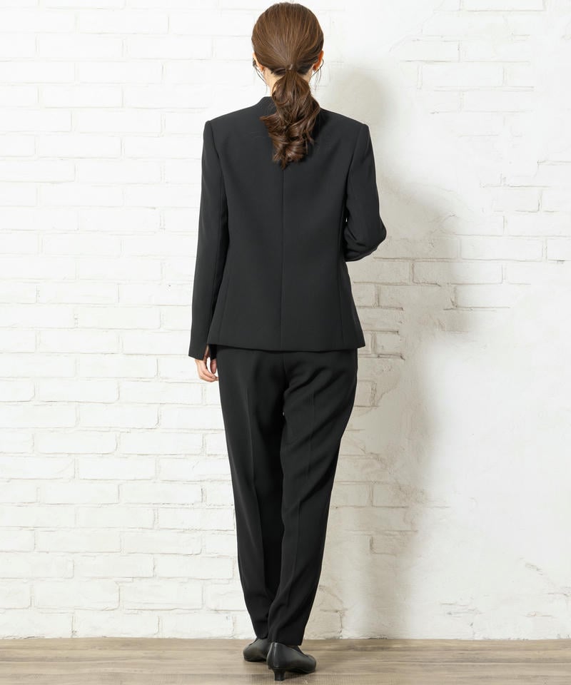 アンフィニ　Vネックジャケット＆ジョーゼットブラウス＆テーパードパンツスーツ