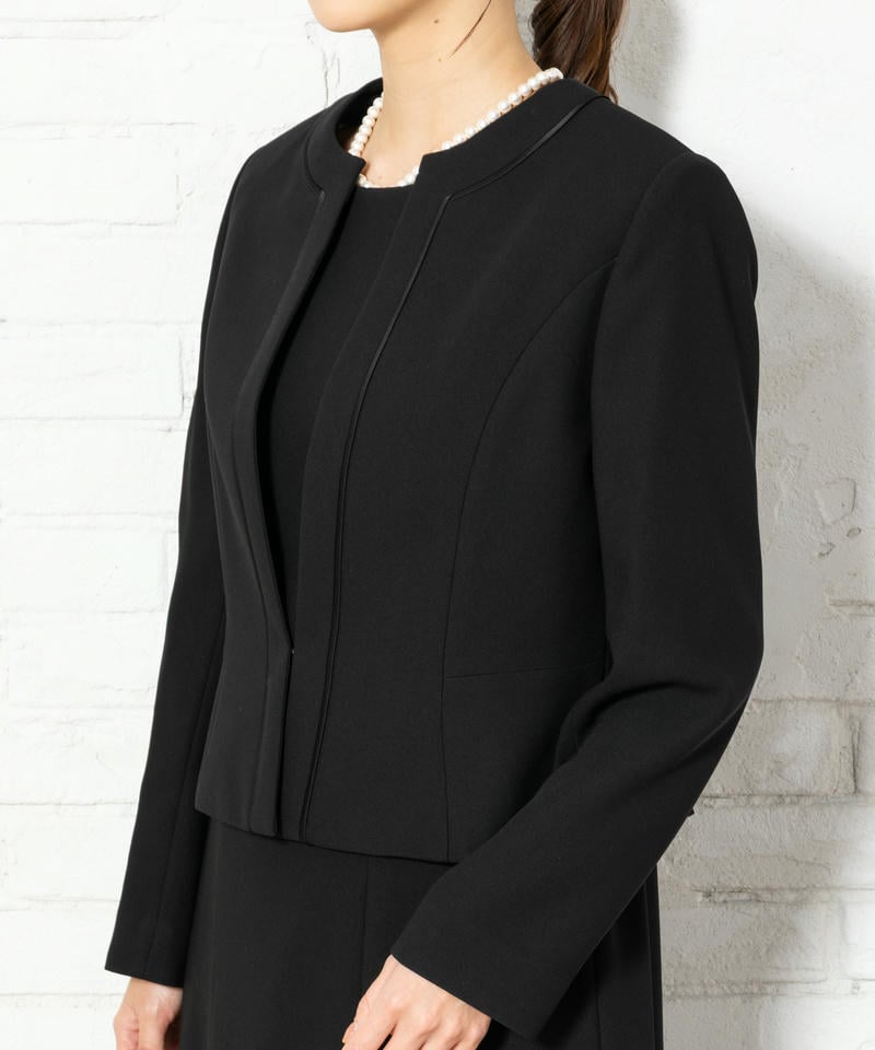 ソリテール ノーカラージャケット&レイヤードワンピース ソリテール ノーカラージャケット&レイヤードワンピース