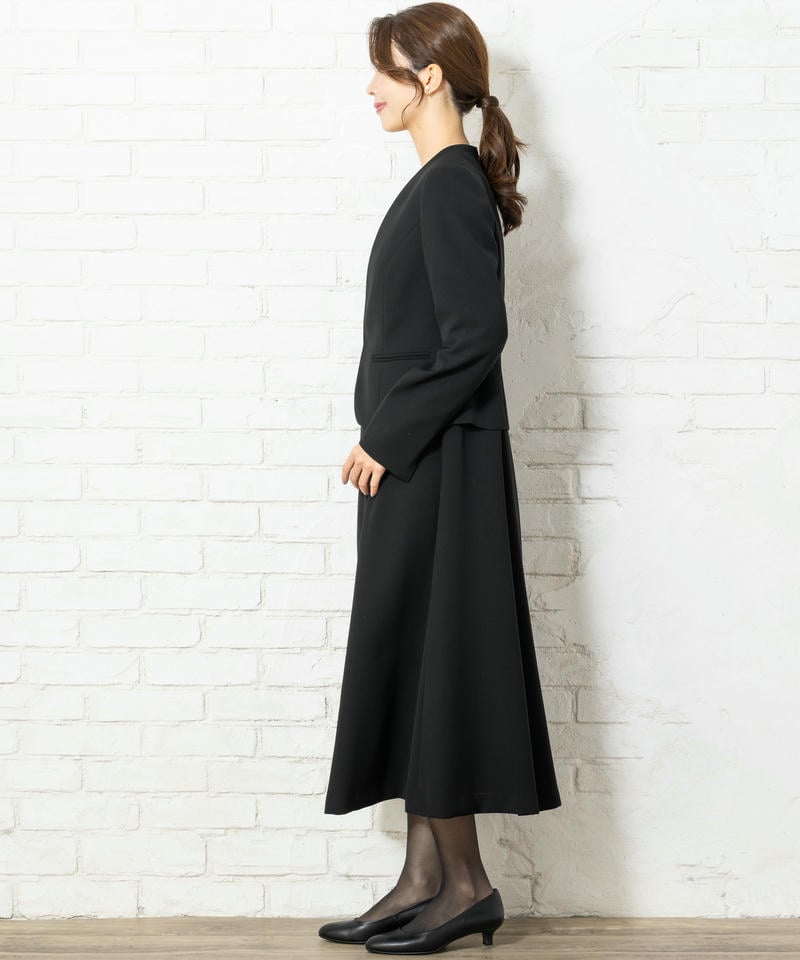 アンフィニ　ベーシックVネックジャケット＆ロングフレアーワンピース